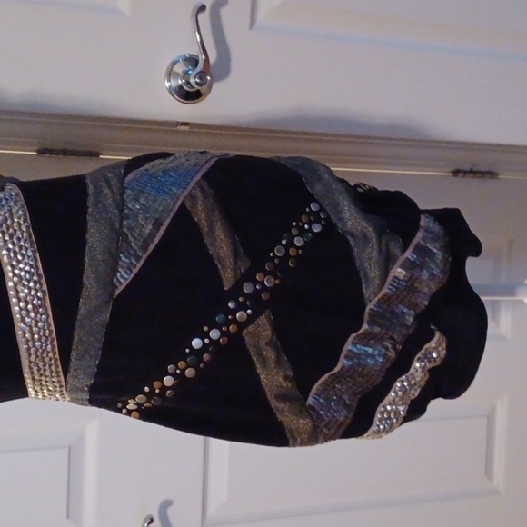 🌺Elegant Black and Gold One-Shoulder Dress - Picture 4 of 11